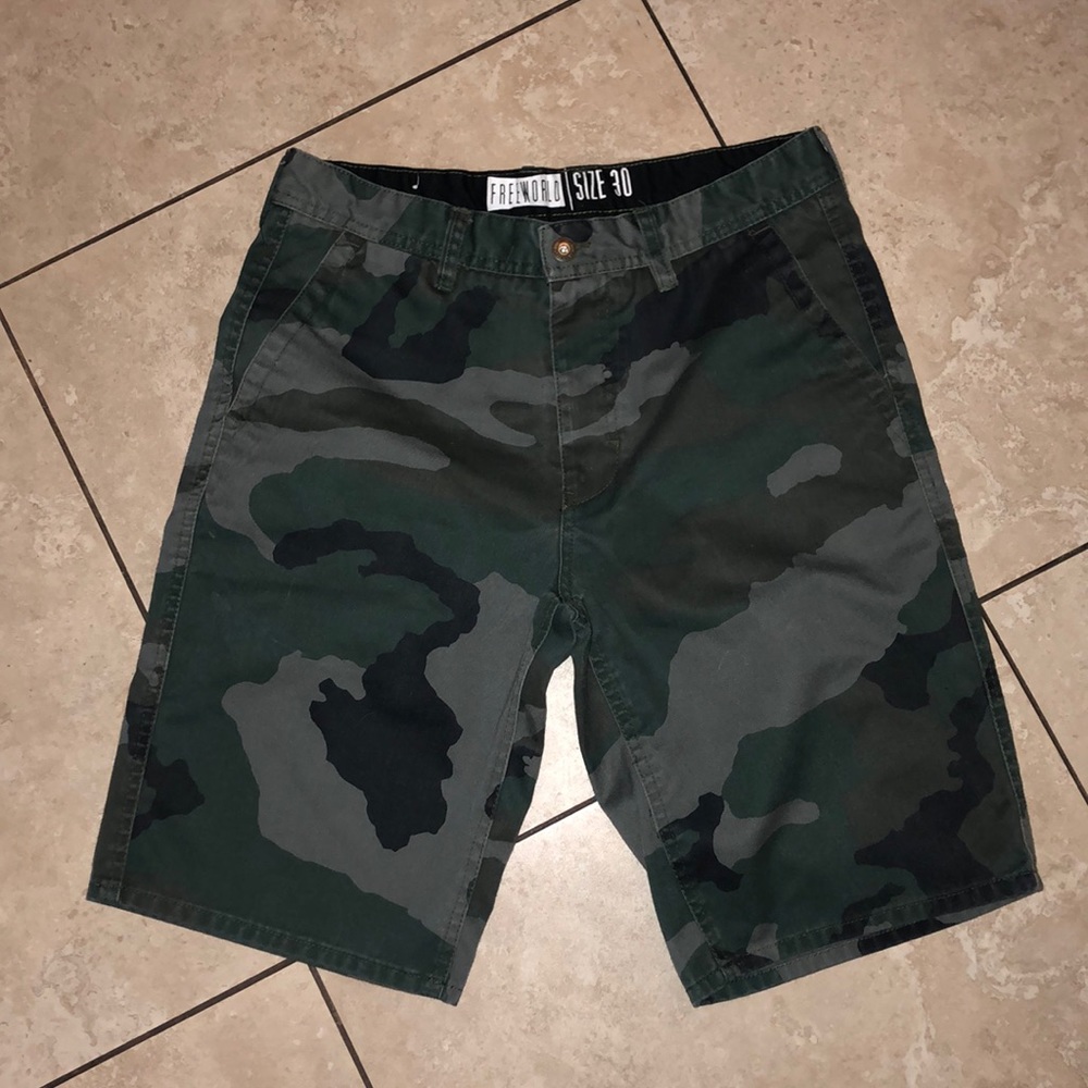 Free world Camo Shorts